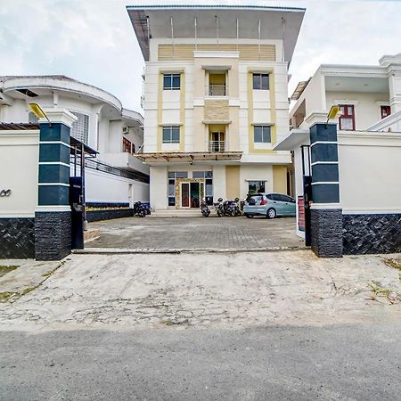 Oyo 91170 Ayahanda Residence Medan Esterno foto