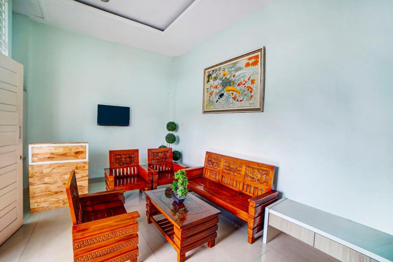 Oyo 91170 Ayahanda Residence Medan Esterno foto