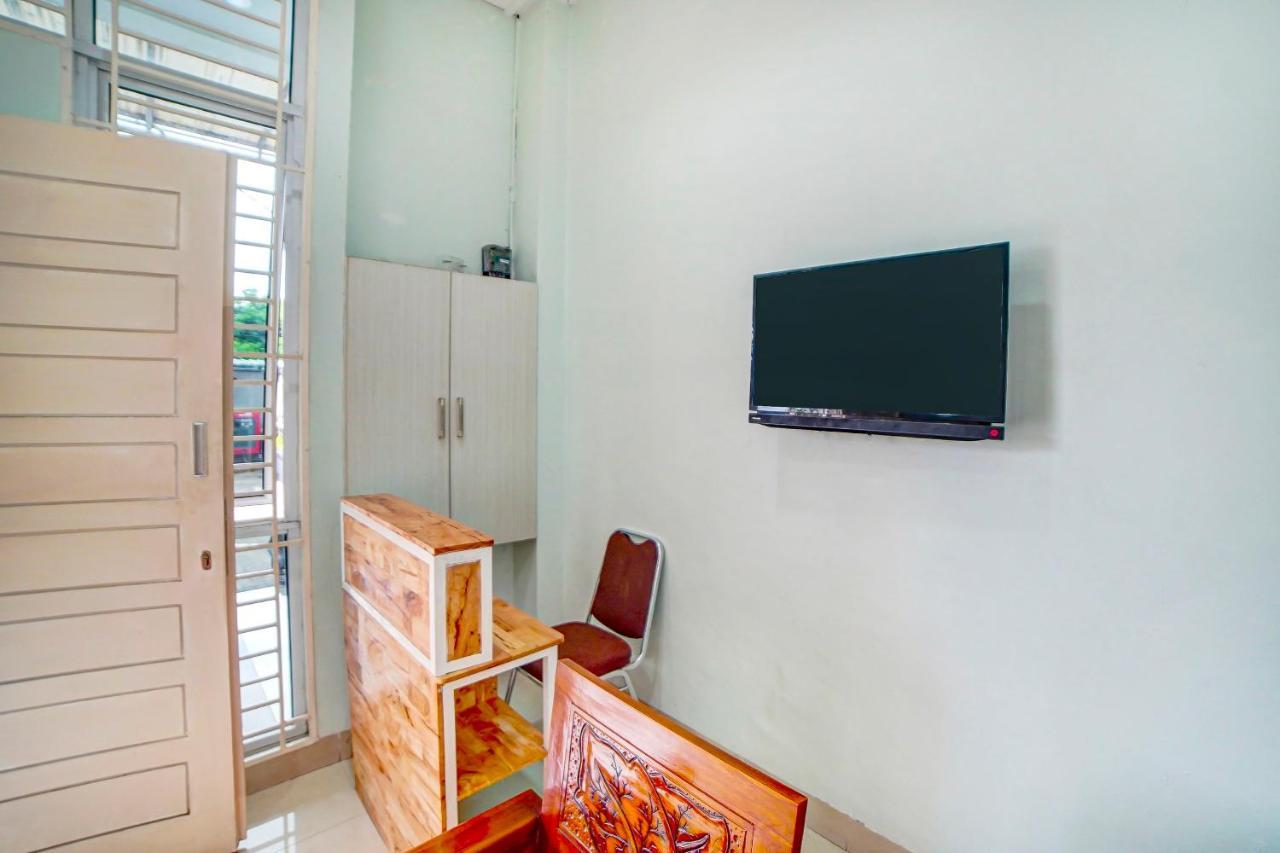 Oyo 91170 Ayahanda Residence Medan Esterno foto
