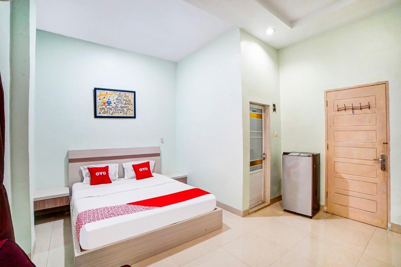 Oyo 91170 Ayahanda Residence Medan Esterno foto