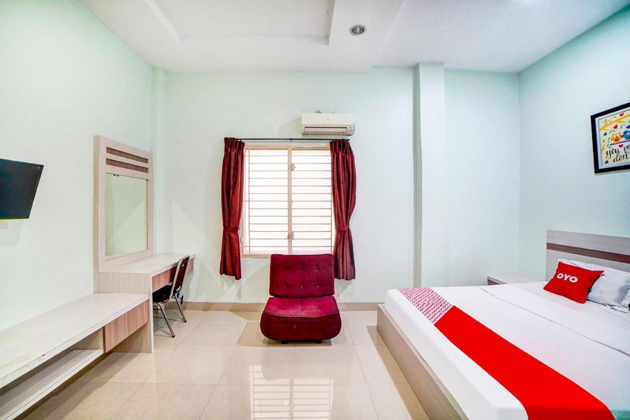 Oyo 91170 Ayahanda Residence Medan Esterno foto