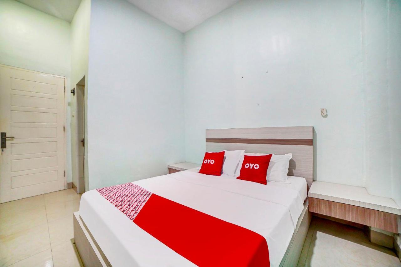 Oyo 91170 Ayahanda Residence Medan Esterno foto