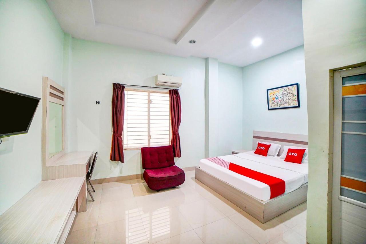 Oyo 91170 Ayahanda Residence Medan Esterno foto
