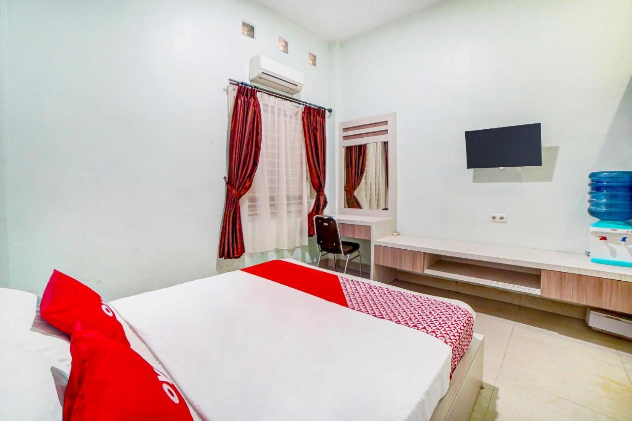 Oyo 91170 Ayahanda Residence Medan Esterno foto